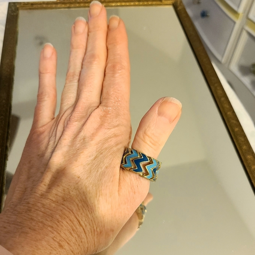 Stretch Statement Ring - Picture 3 of 3